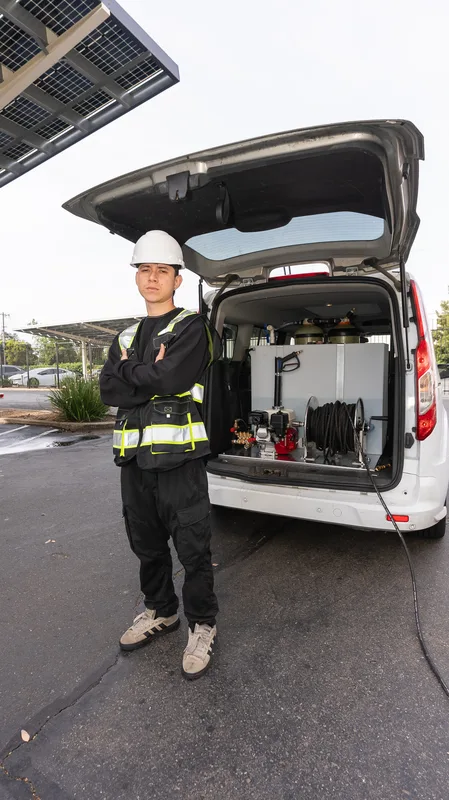 Solar Cleaning Technician 3